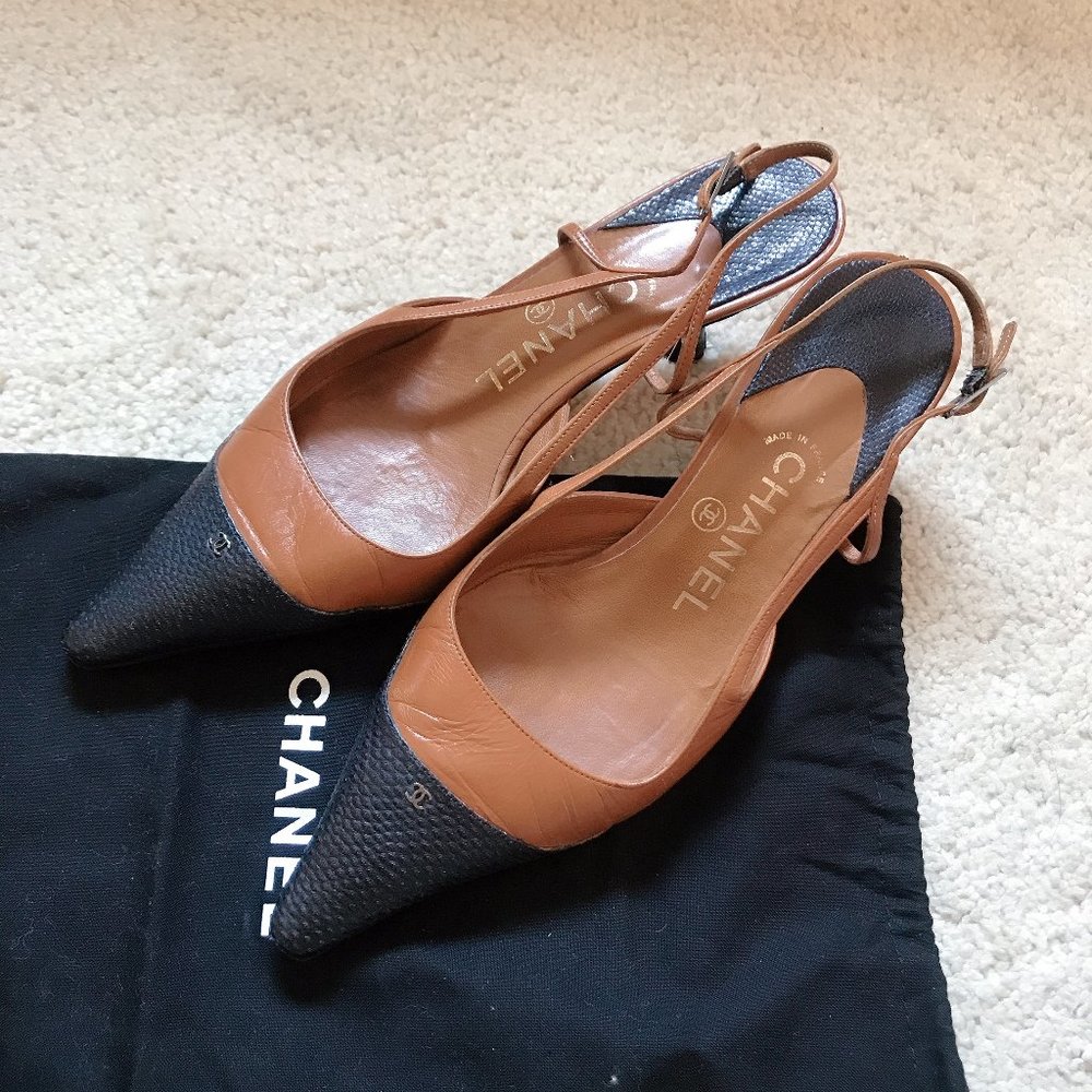 CHANEL Brown Leather Slingback Mules w.Kitten Heel
